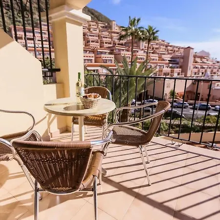 Castle Harbour 649 *