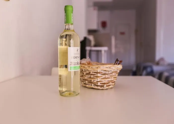 Castle Harbour 649 *